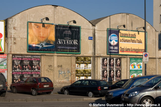  Fronte su largo Aldo de Benedetti - click to next image