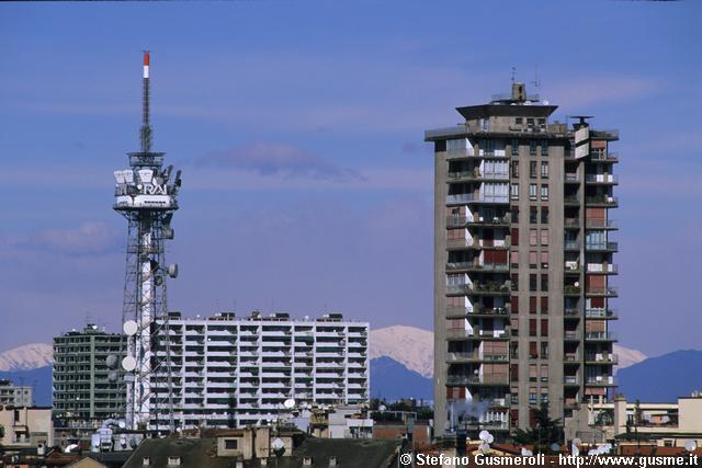  Torre RAI, palazzi Sempione 33 e Revere 2 - click to next image