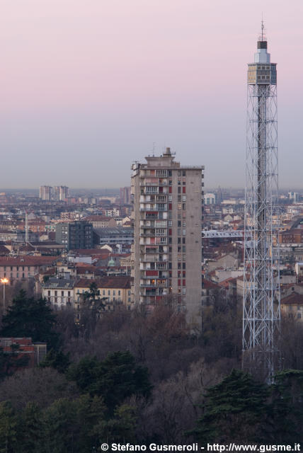  Revere2 e torre Branca - click to next image