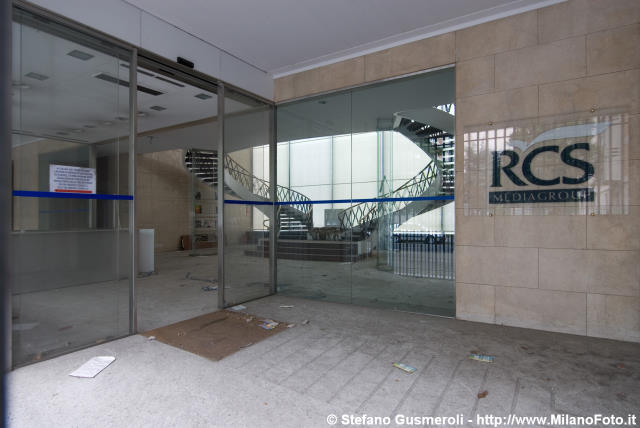  Ingresso RCS via Rizzoli 2 - click to next image