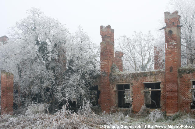  Cascina Gerola cadente - click to next image