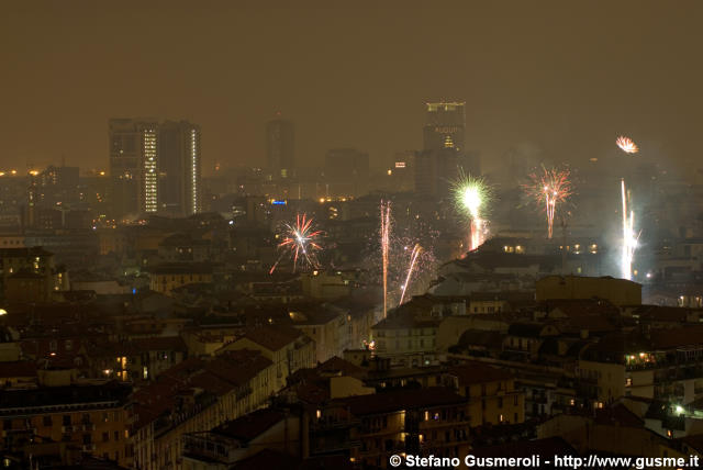  Fuochi d'artificio su via Paolo Sarpi - click to next image