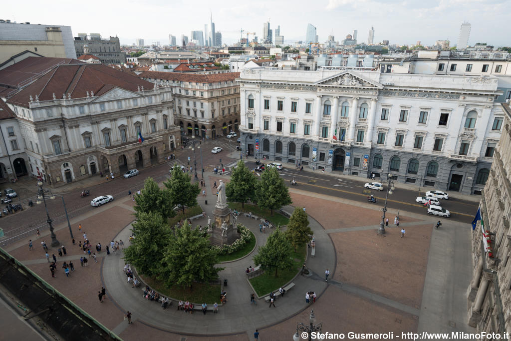  Piazza della Scala - click to next image