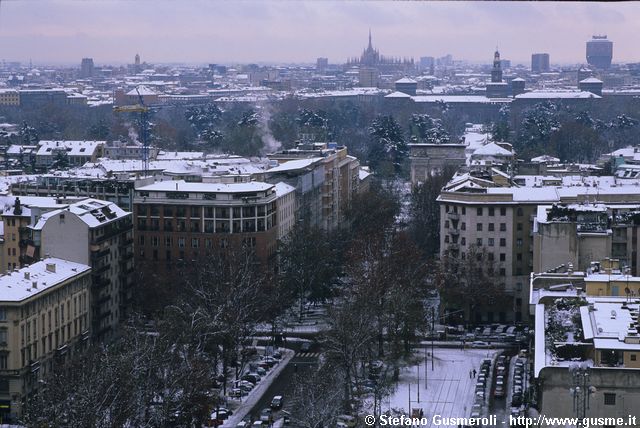  Corso Sempione sotto la neve - click to next image