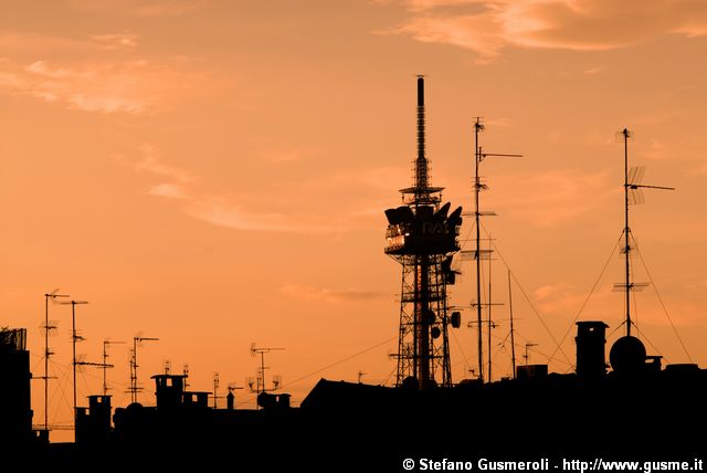  Antenne e torre RAI - click to next image