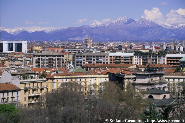  Piazza Sempione, pizzo Stella e Grigne - click to next image