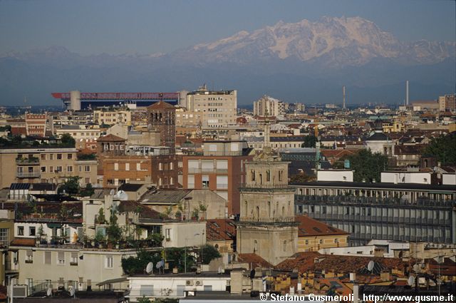  Torre Palazzo Soncino Stampa e monte Rosa - click to next image