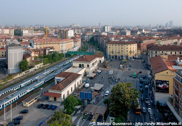  Piazzale Stazione Genova - click to next image