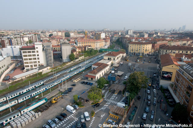  Piazzale Stazione Genova - click to next image