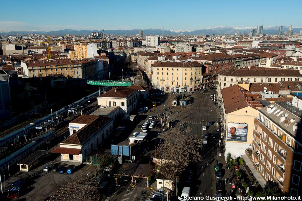  Piazzale Stazione Porta Genova - click to next image