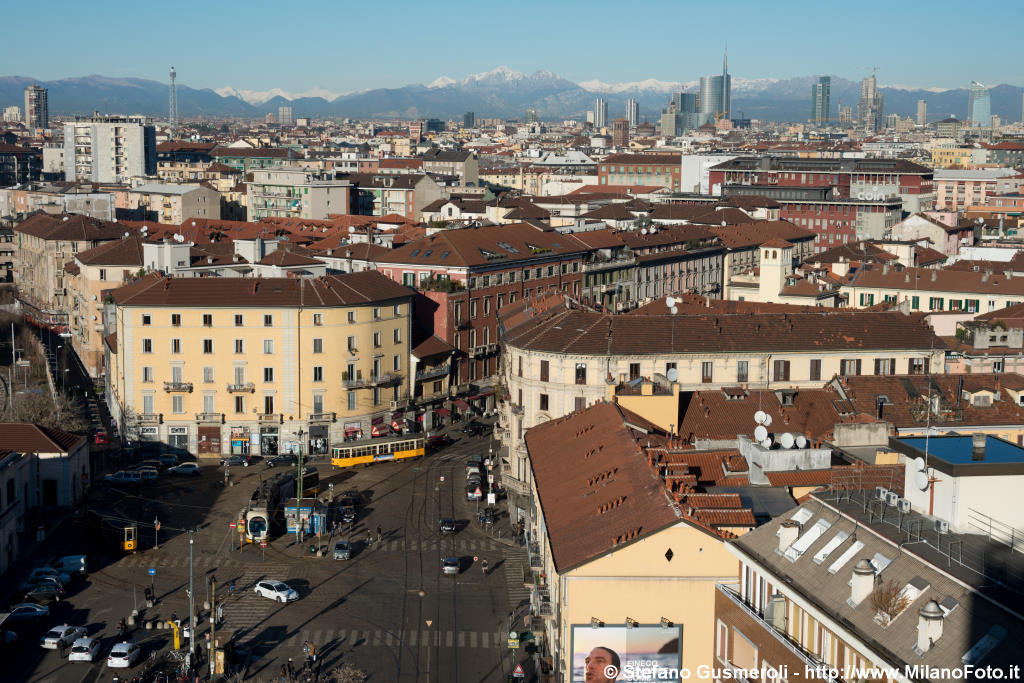  Piazzale Stazione Porta Genova - click to next image