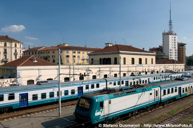  Stazione di Porta Genova - click to next image