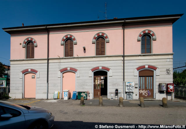  Stazione Milano Nord Affori - Via Taccioli 31 - click to next image