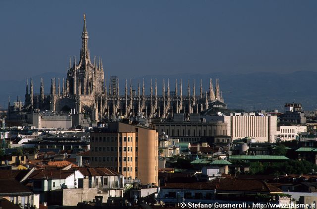  Palazzo Comune largo Treves, Scala e Duomo - click to next image