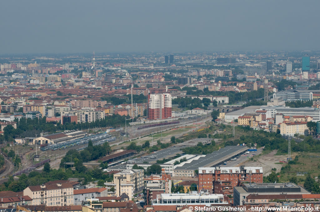  Panorama sullo Scalo Farini - click to next image