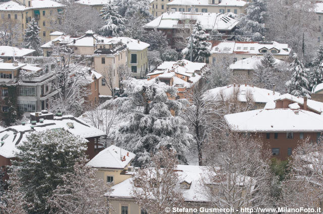  Panorama innevato su via Claudiano e Vegezio - click to next image