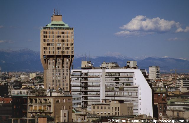  Torre Velasca e Palazzo Corso Italia 15 - click to next image