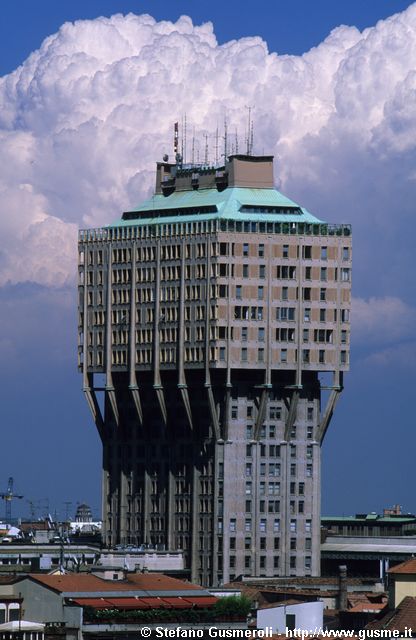  Torre Velasca e cumulo - click to next image