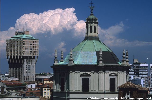  Torre Velasca, S.Lorenzo e cumulo - click to next image