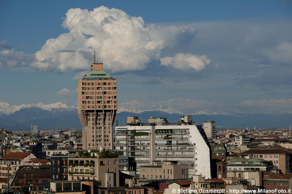  Torre Velasca e corso Italia 15 - click to next image