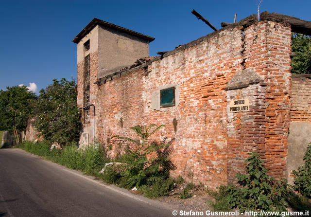  Cascina Visconta - click to next image