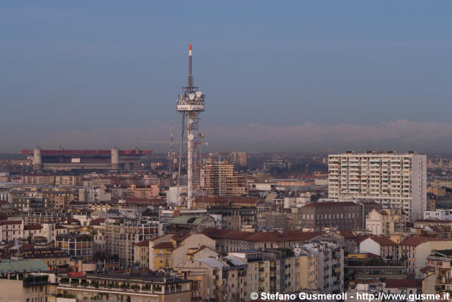  San Siro torre RAI e Sempione 33 - click to next image