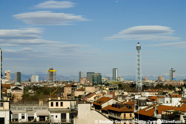  Torre Branca e grattacieli - click to next image