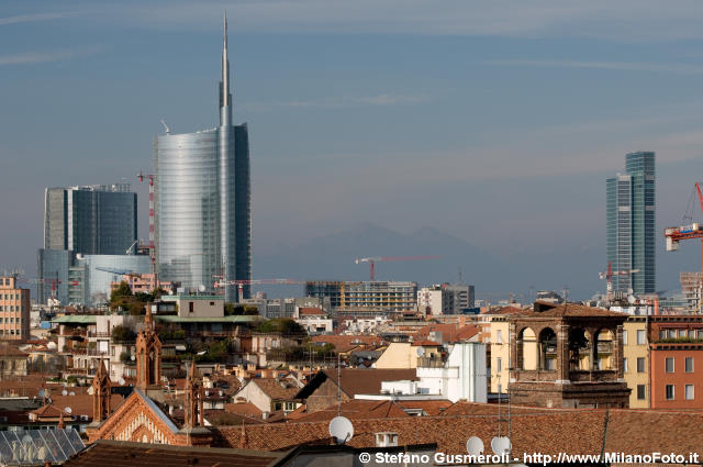  Tetti di Brera e skyline - click to next image