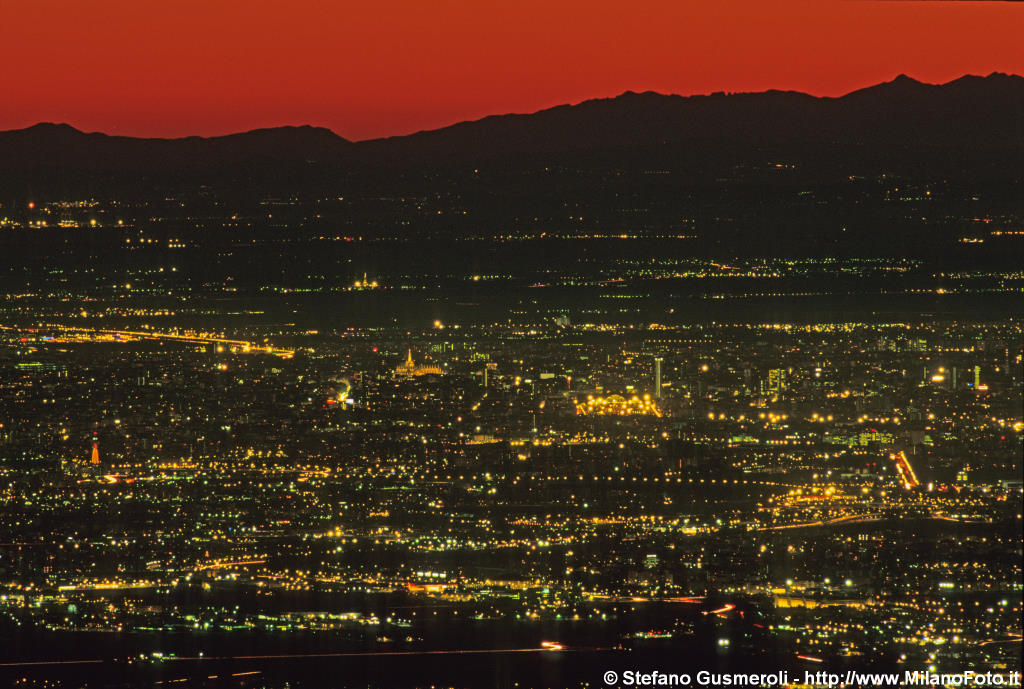  Milano e Appennini al tramonto - click to next image