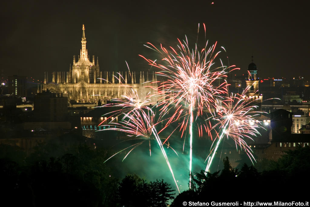  Fuochi d'artificio e Duomo - click to next image