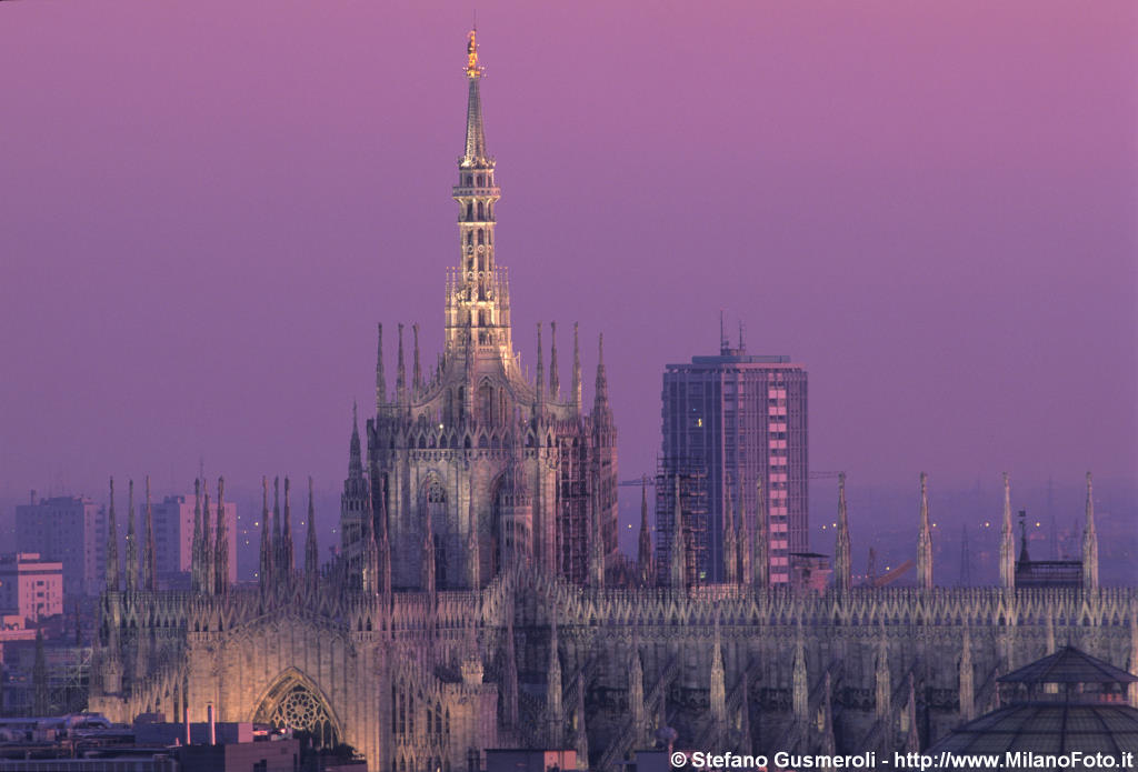  Duomo al tramonto - click to next image