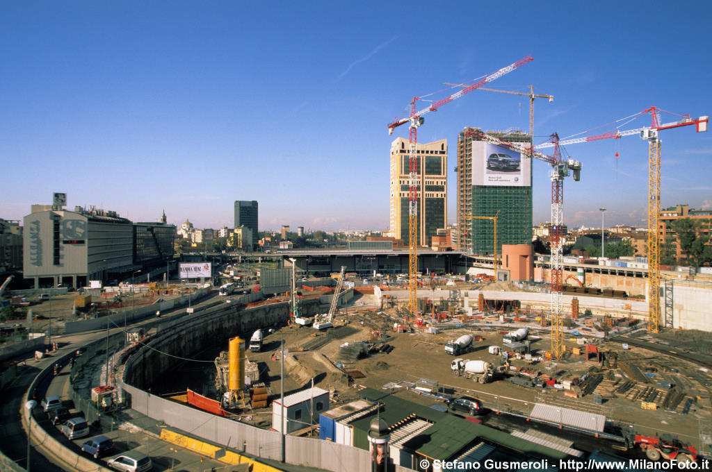  Panorama sul cantiere della torre Pelli - click to next image