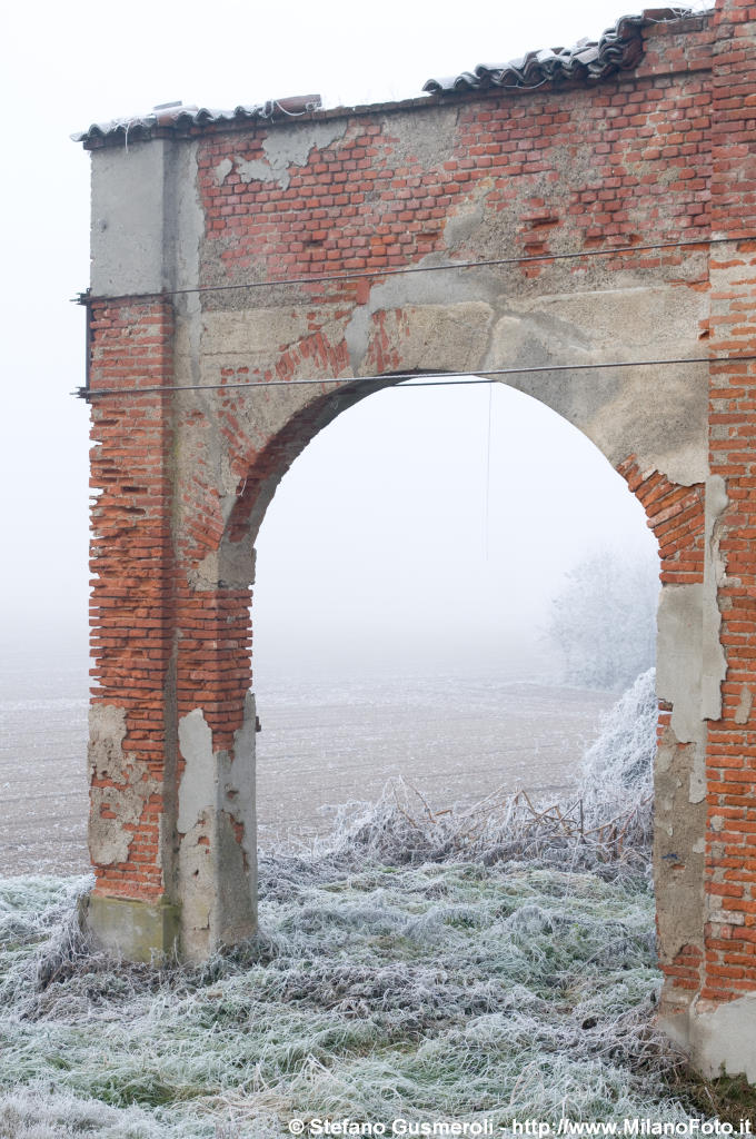  Arco d'ingresso - click to next image