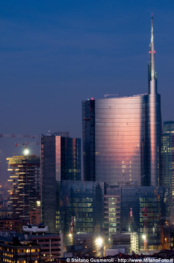  Torre Pelli - click to next image