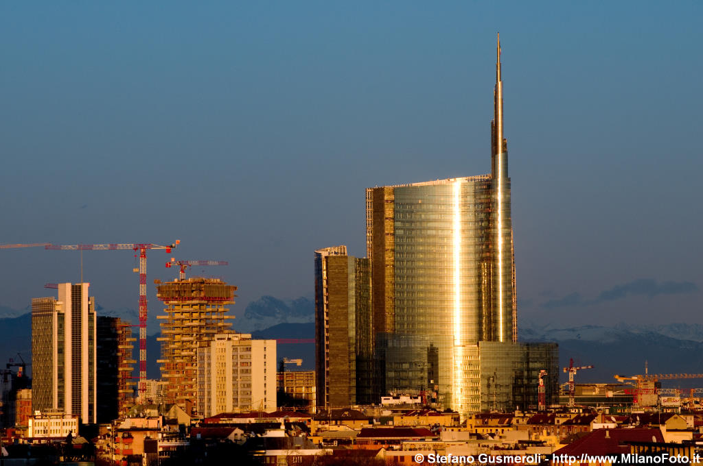  Torre Pelli - click to next image