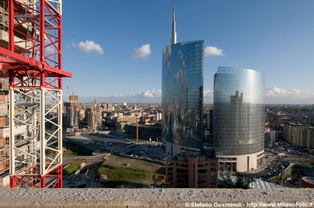  Torre Pelli - click to next image