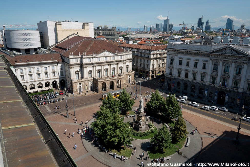  Piazza della Scala - click to next image