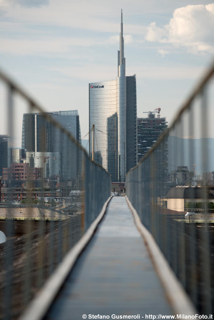  Camminamento verso Porta Nuova - click to next image